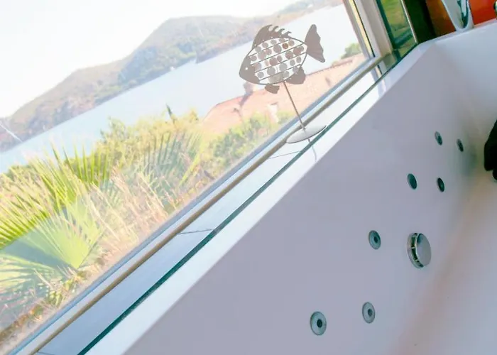 Sound Of Silence Hotel *